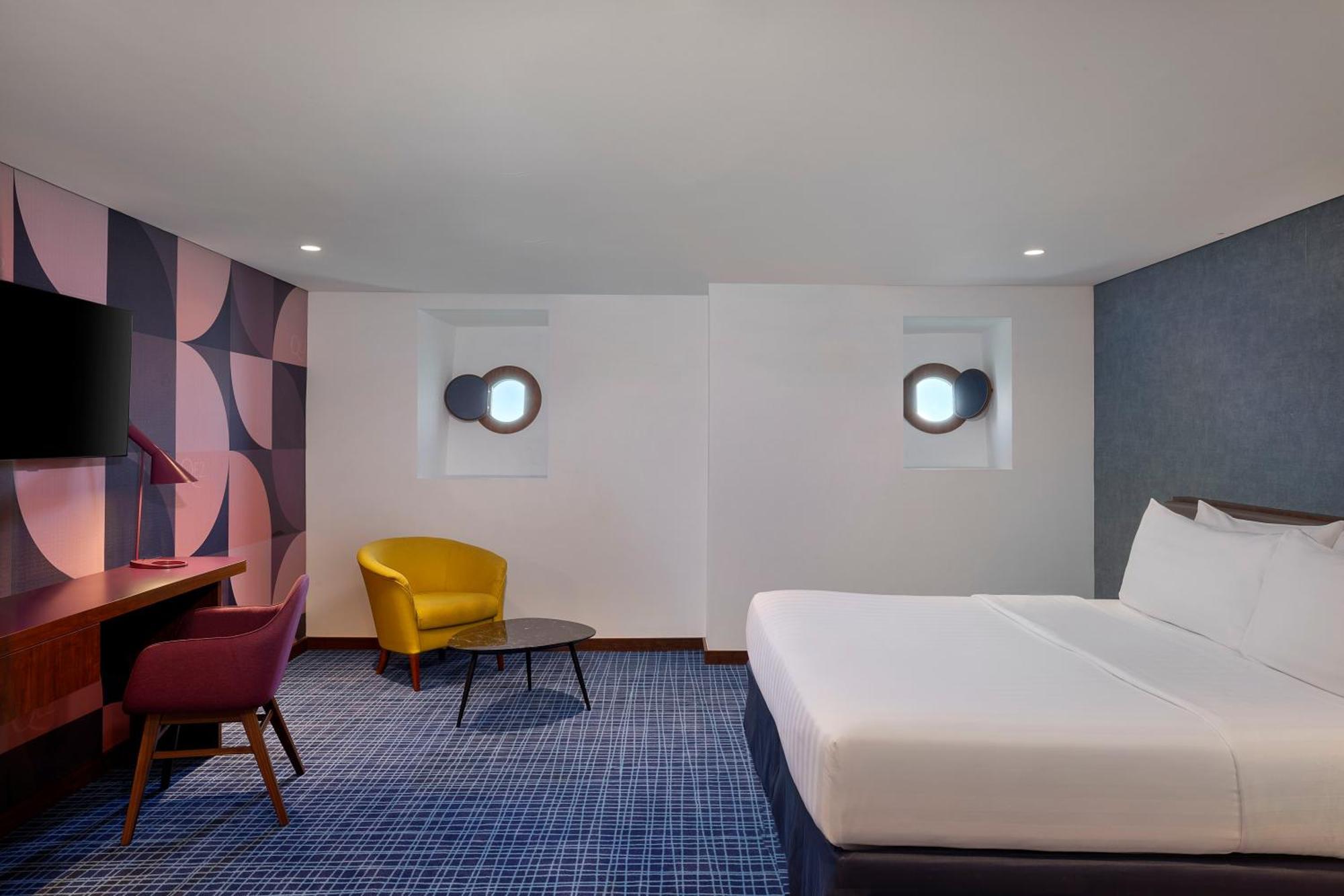Deluxe King Room