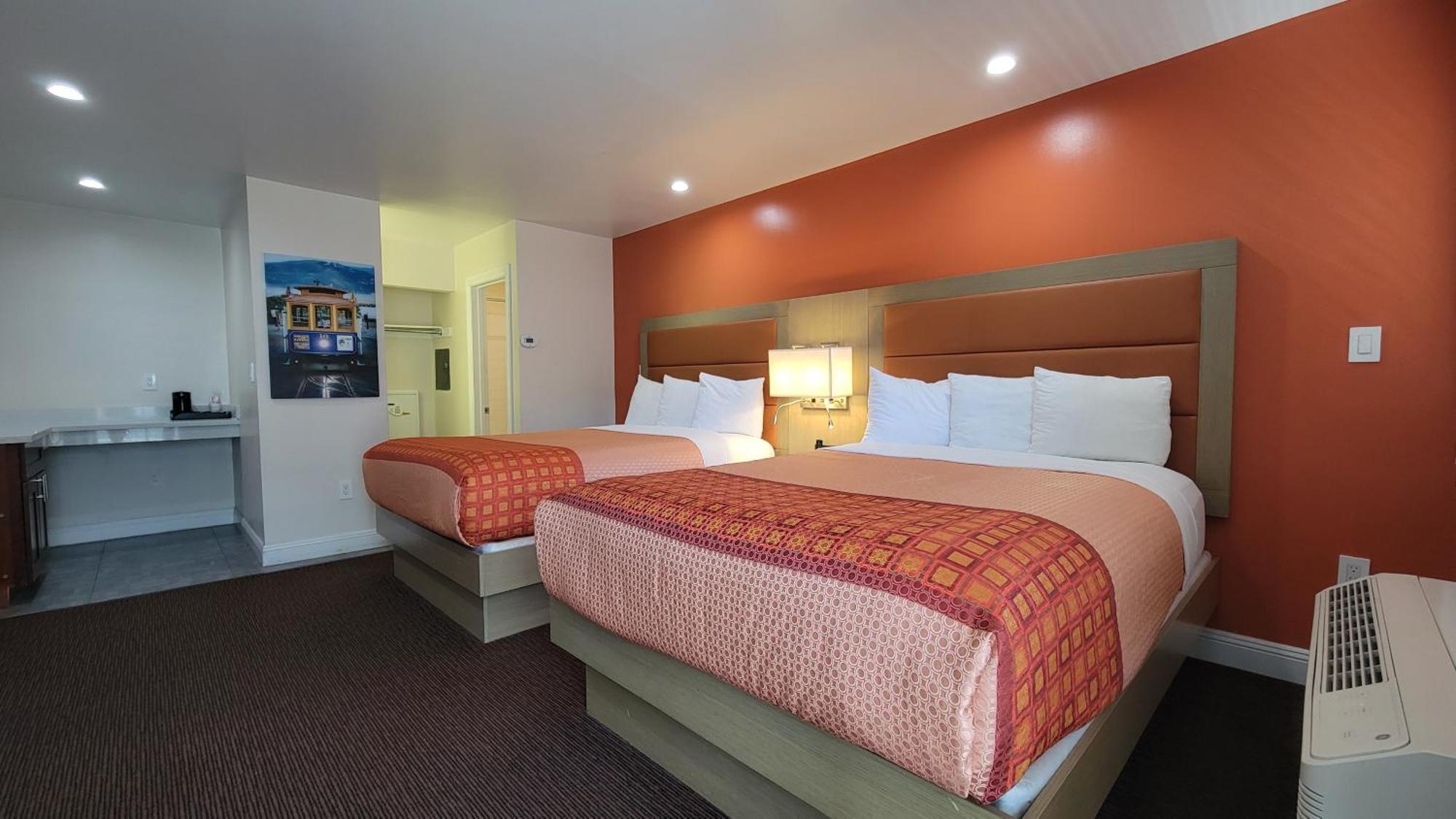 Premium Queen/Queen Room,1591486153:JPEG