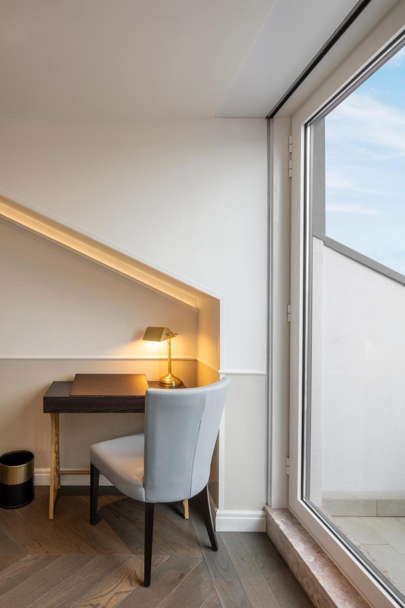 Deluxe King Room Balcony