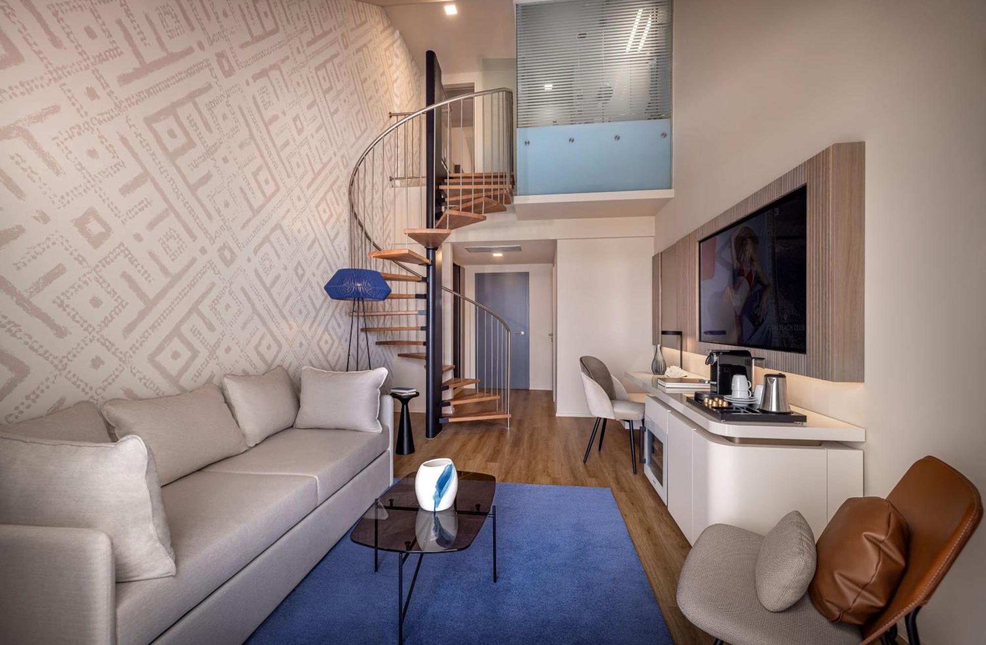 V level Suite 22 Seaview