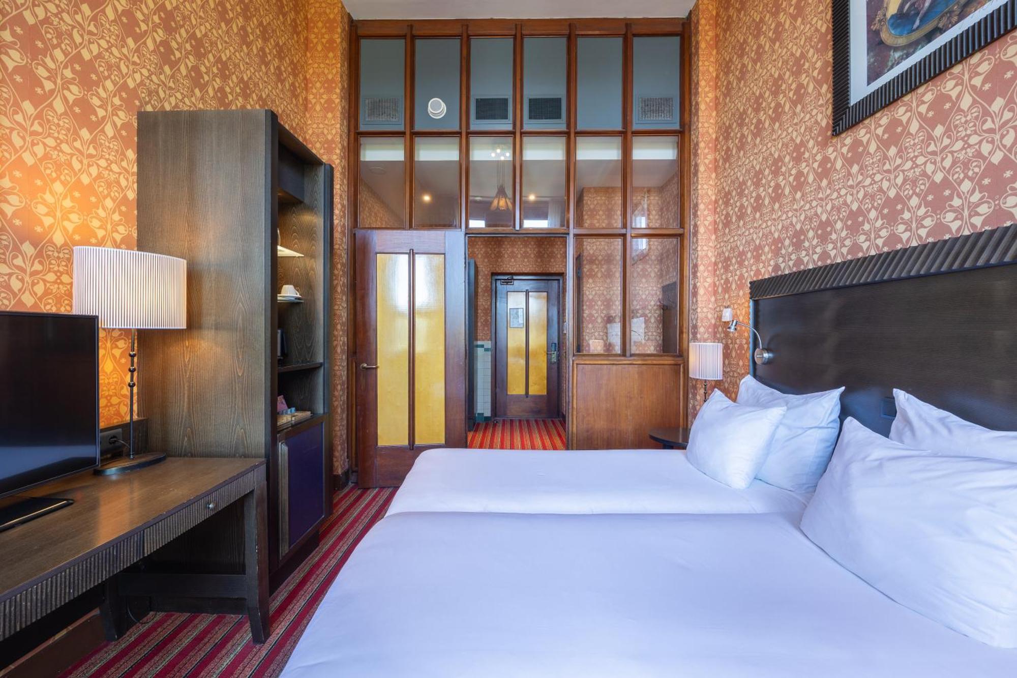 Superior Deluxe Room Canal View