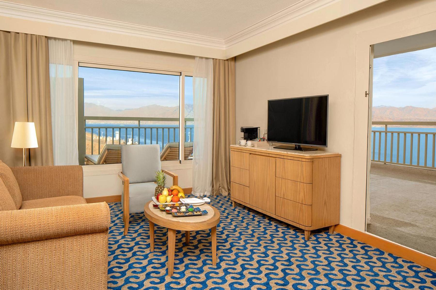 Apartament typu Bay Suite z łóżkiem typu king-size