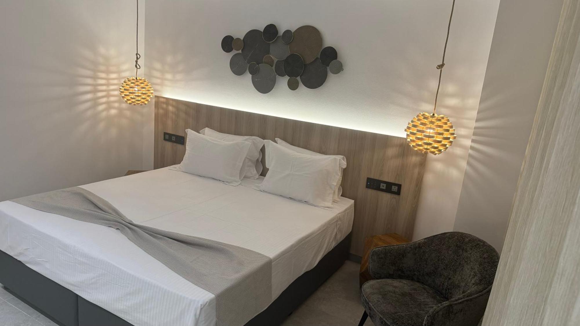 Deluxe Double or Twin Room Pool View