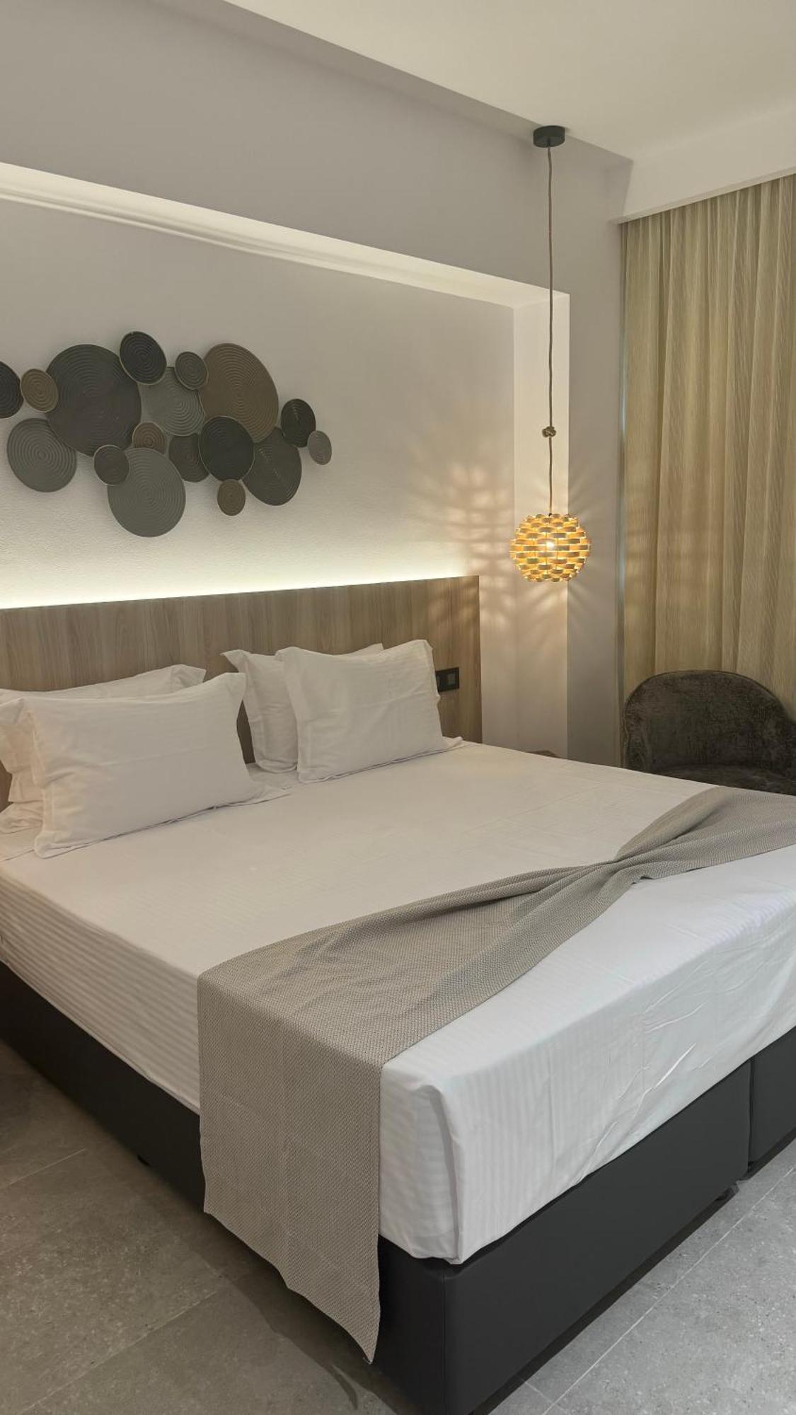 Deluxe Double or Twin Room Pool View