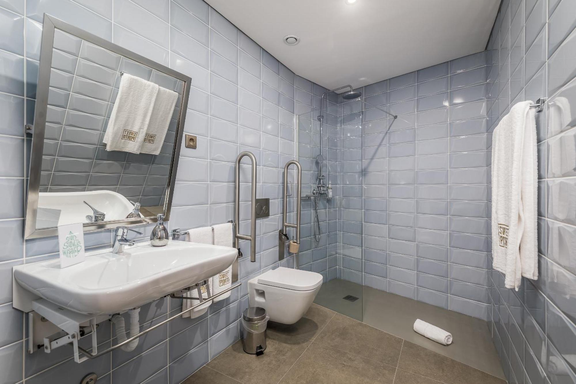 Double or Twin Room Garden View