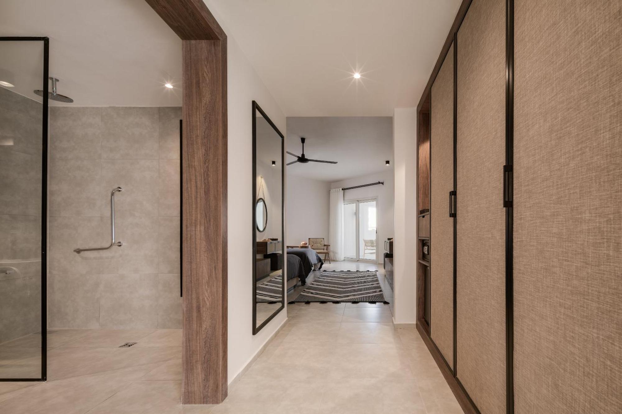 Deluxe Accessible Twin Room Pool Access