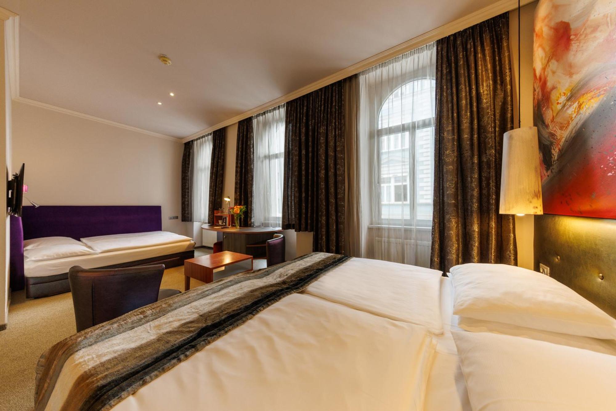 Deluxe Quadruple Room Street View