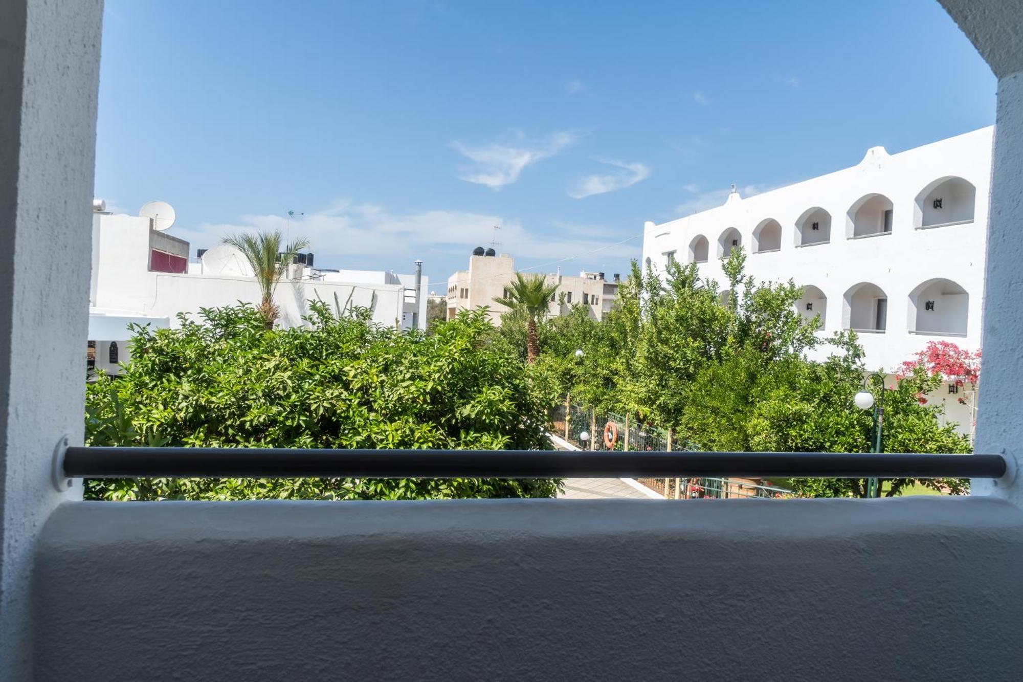 Standard Twin Room Garden View