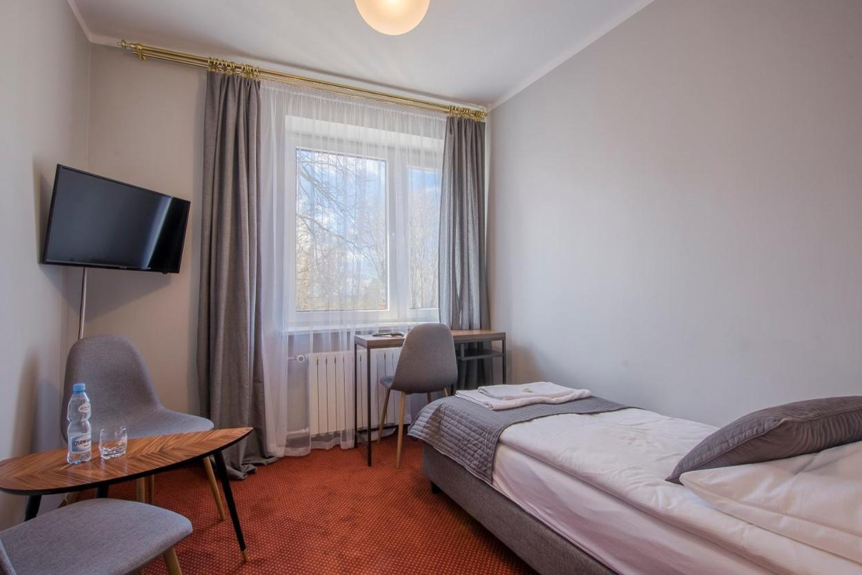 Single Room,1687496621:JPEG