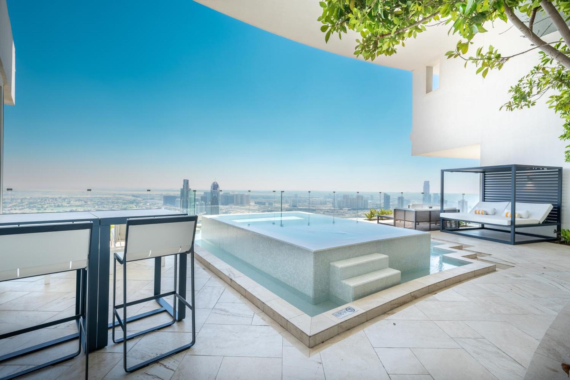 2 Bedroom Sky Villa Pool Including & Party Access