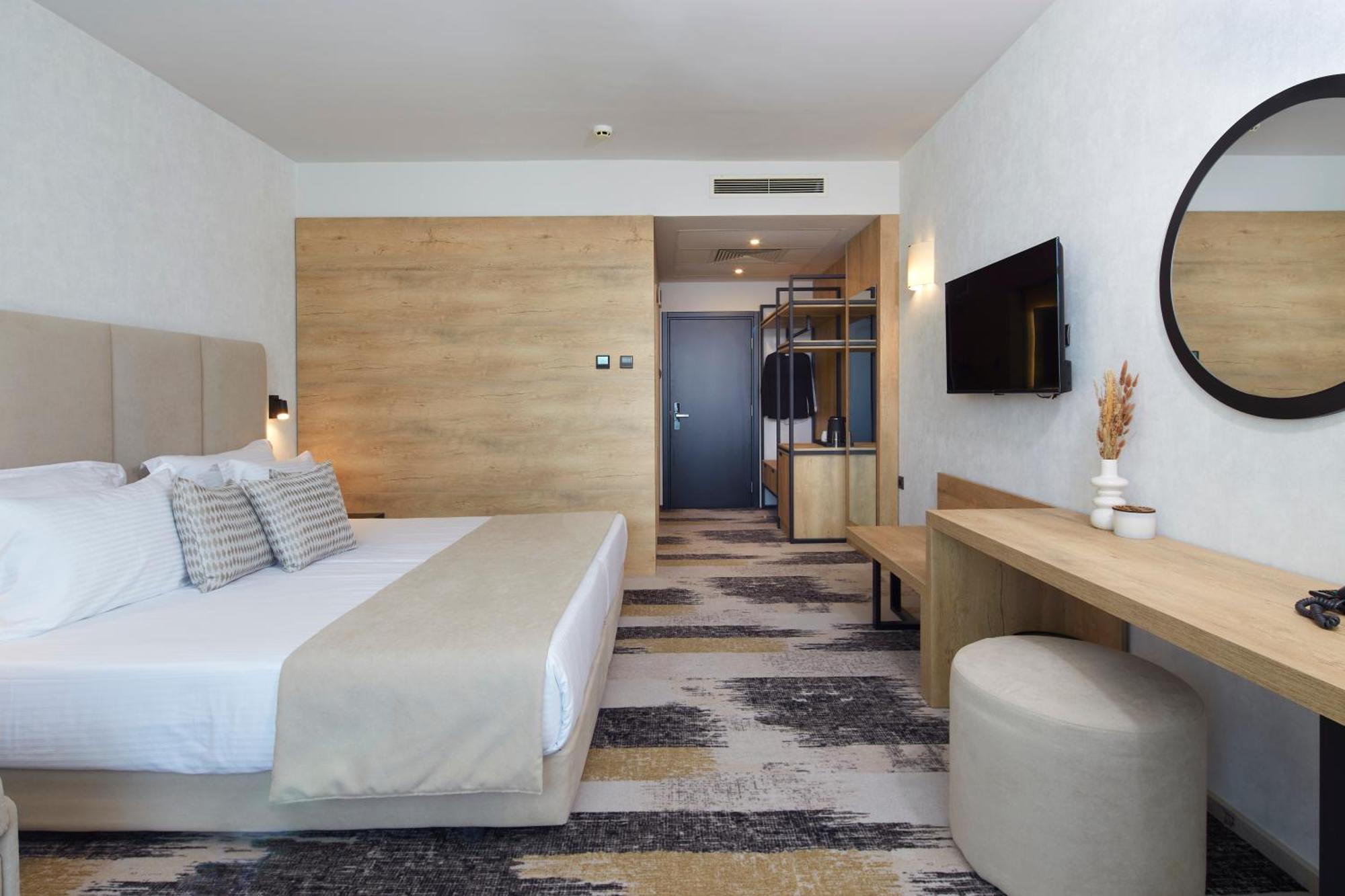 Double Room with Balcony,1595399191:JPEG