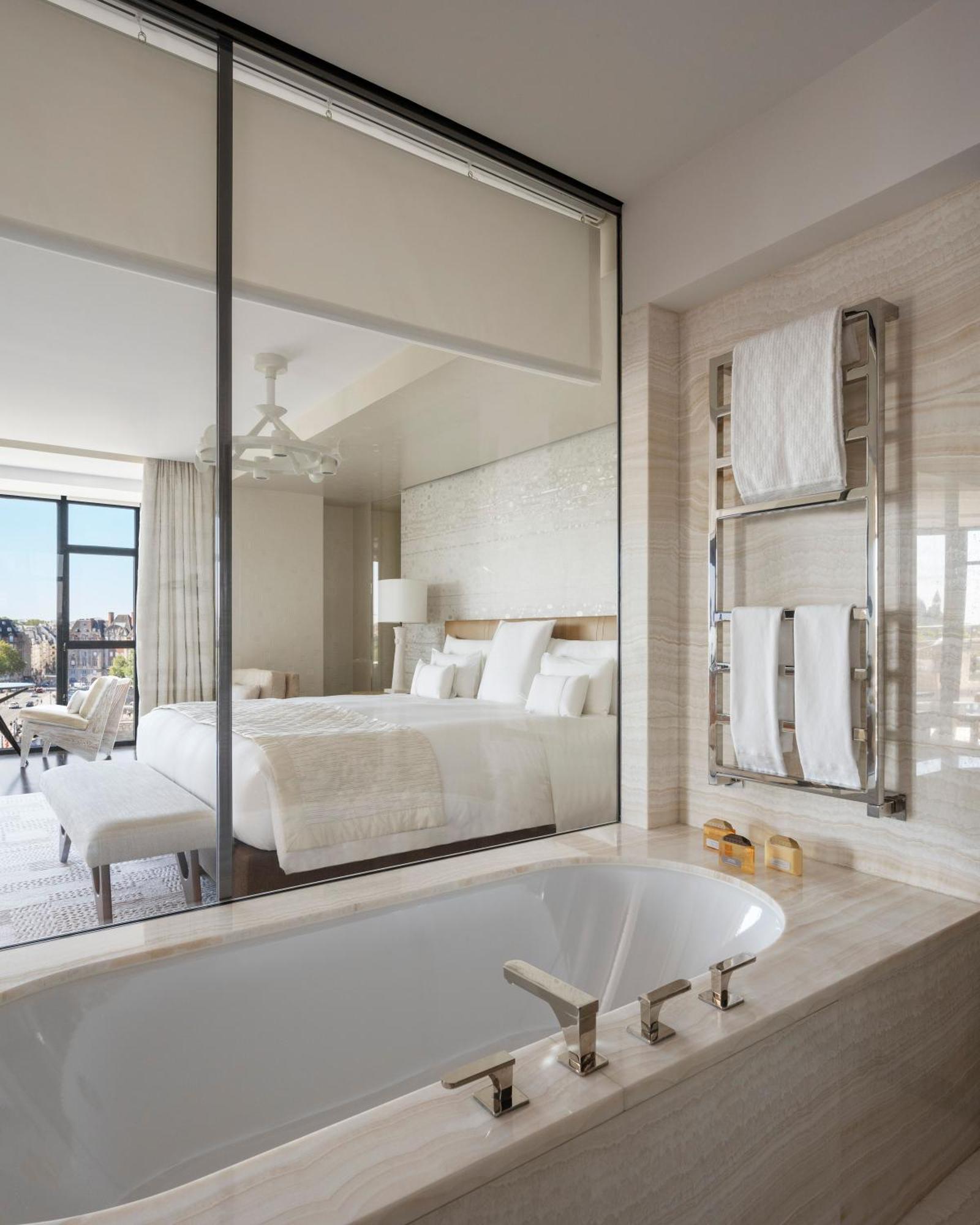 Notre-Dame Suite