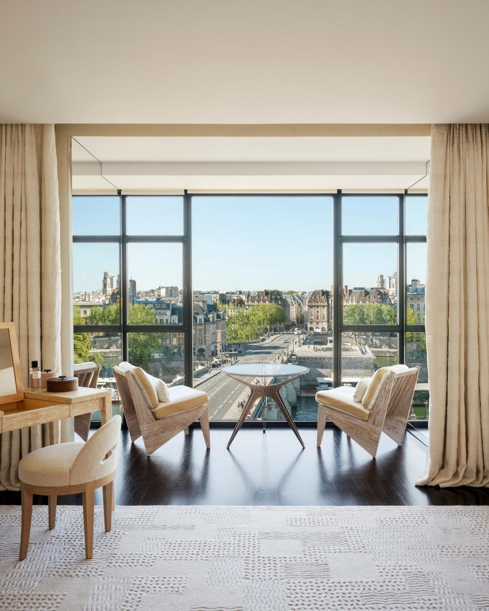 Notre-Dame Suite