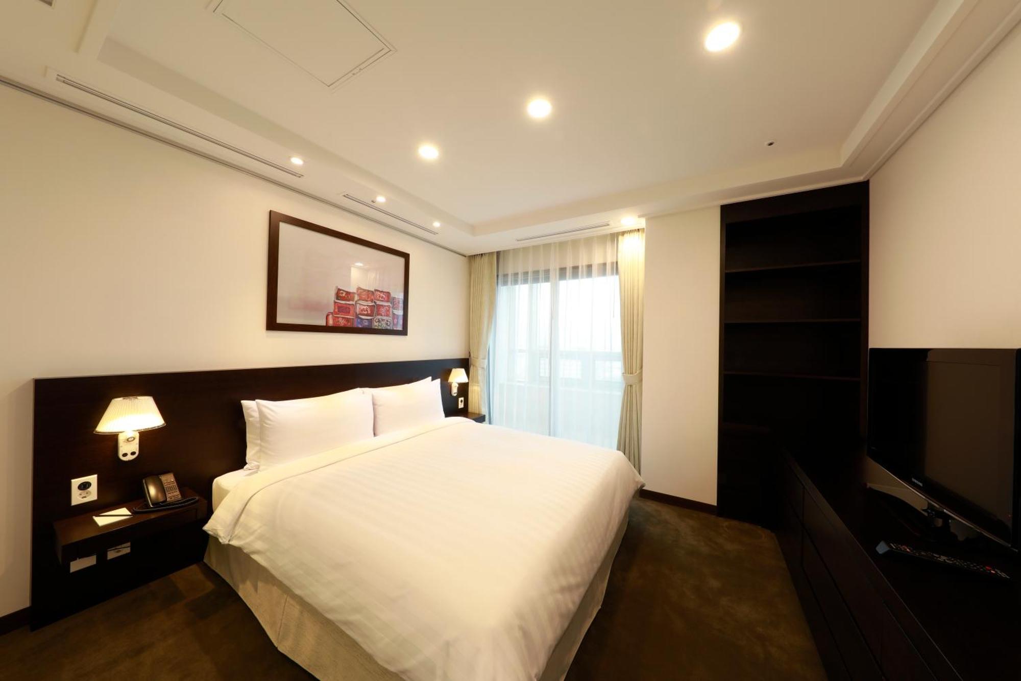 [ECO NO DAILY CLEANING] Two-Bedroom Premier Apartment 15~21floor 2 bathrooms