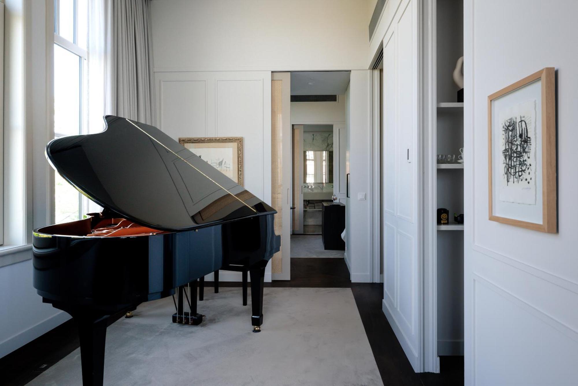 Superior King Suite