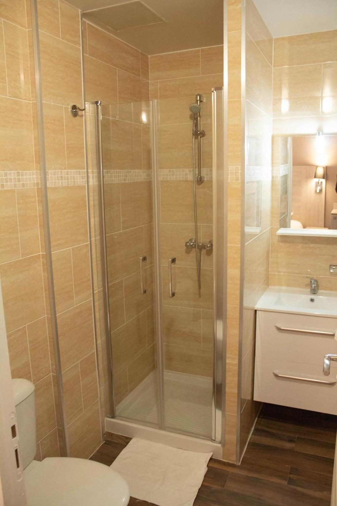 Single Room Private Bathroom
