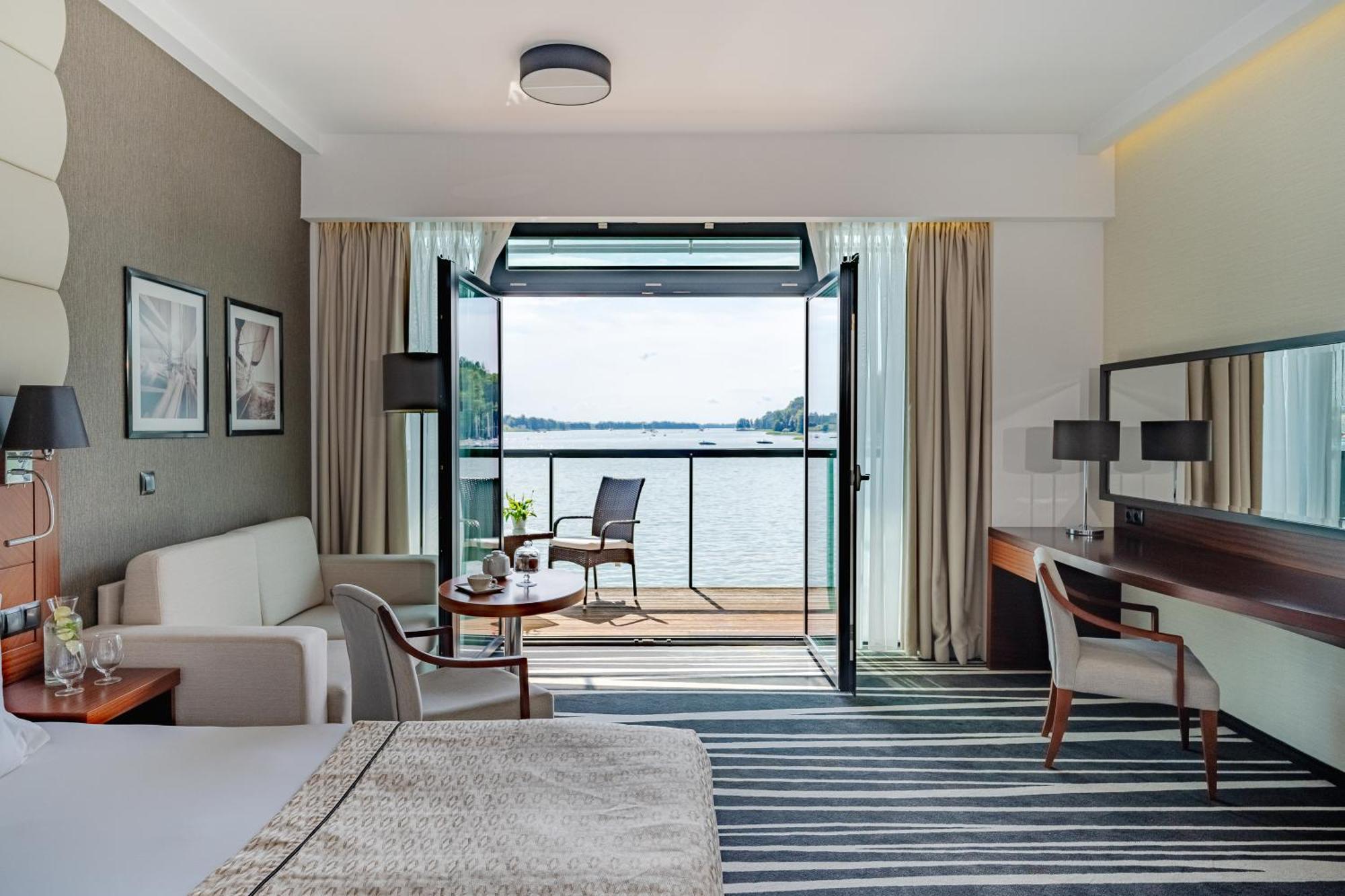 Superior Twin Room with Lake View,1599660389:JPEG