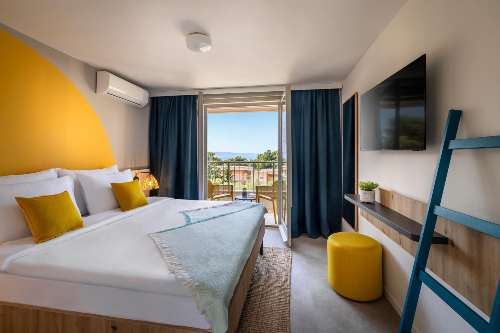 Room 2 Balcony