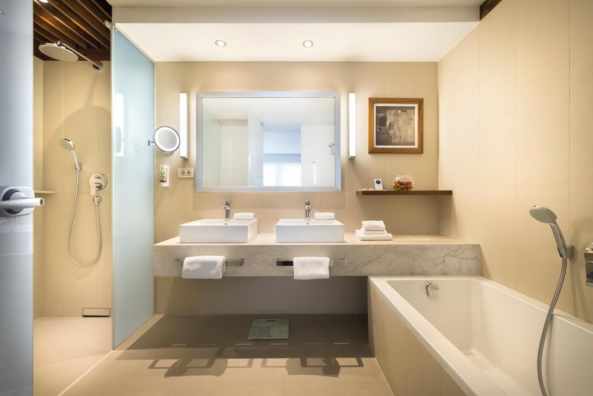 V Level Suite 22 Jacuzzi