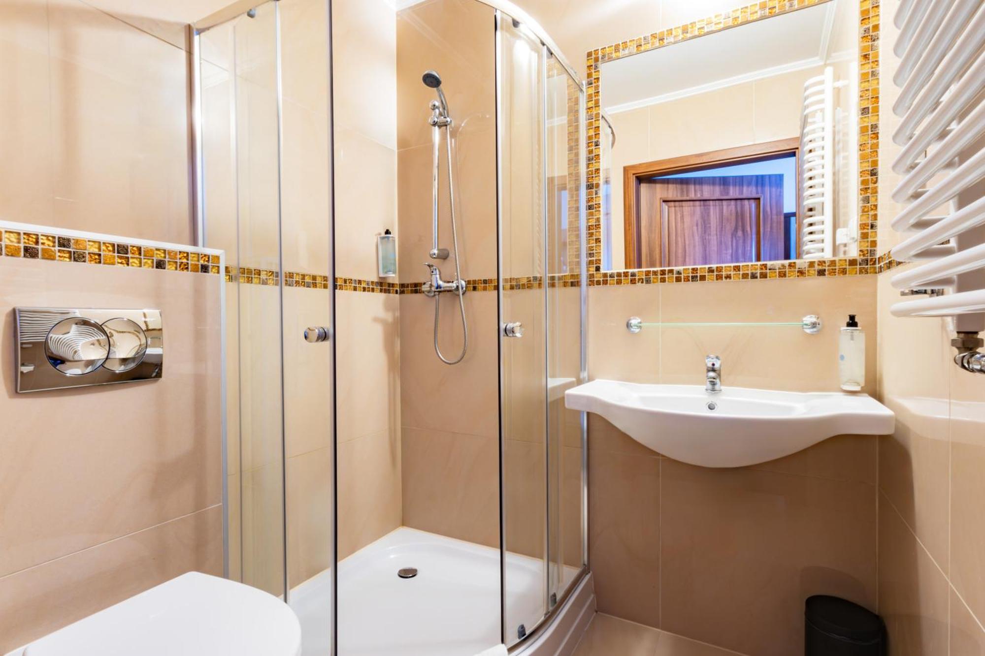 Single Room,1600575995:JPEG