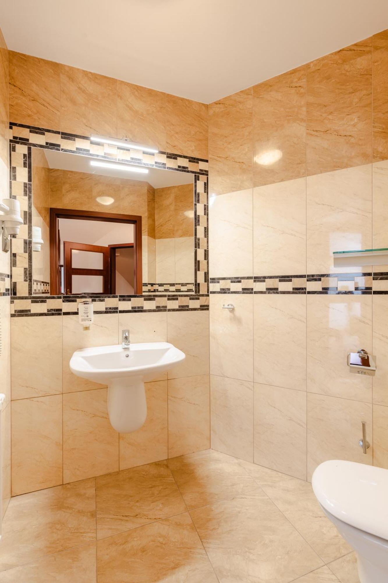 Standard Double or Twin Room,1601679621:JPEG