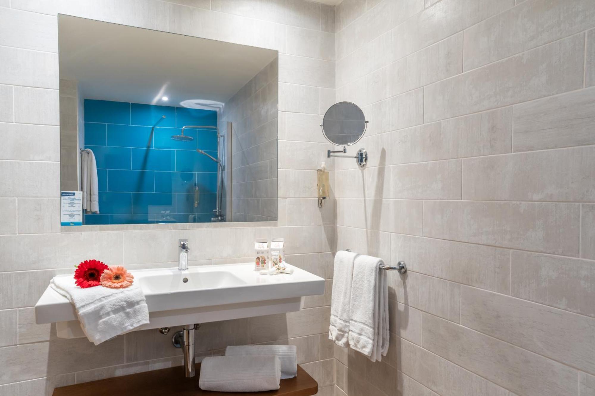 One-Bedroom Apartment Comfort,1602342936:JPEG