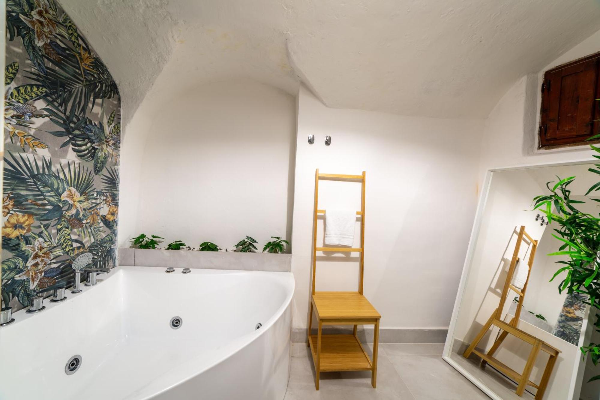 Double Room with Private External Bathroom,1602363643:JPEG