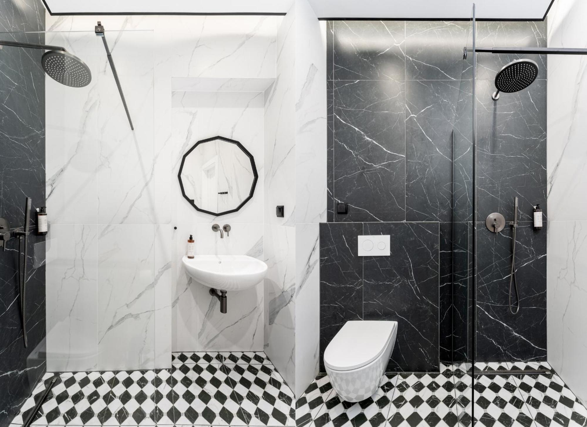 Apartament typu Deluxe z 2 sypialniami i balkonem