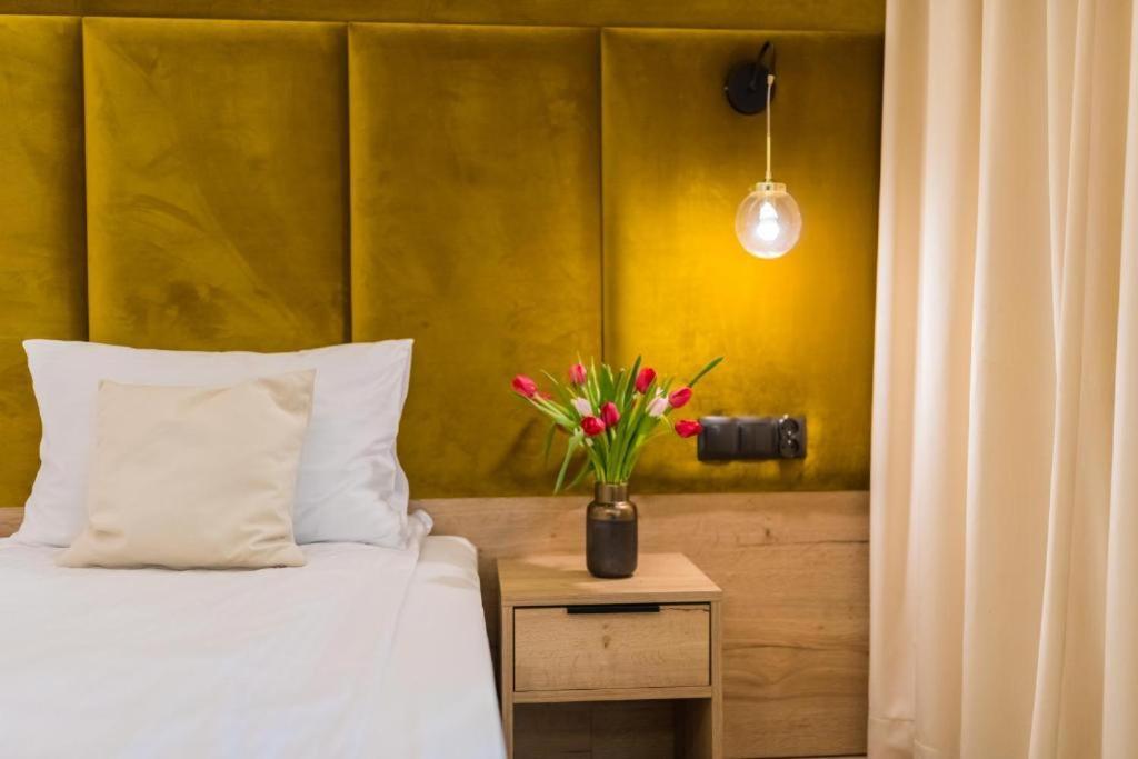 Deluxe Studio with Sofa Bed,1604802617:JPEG