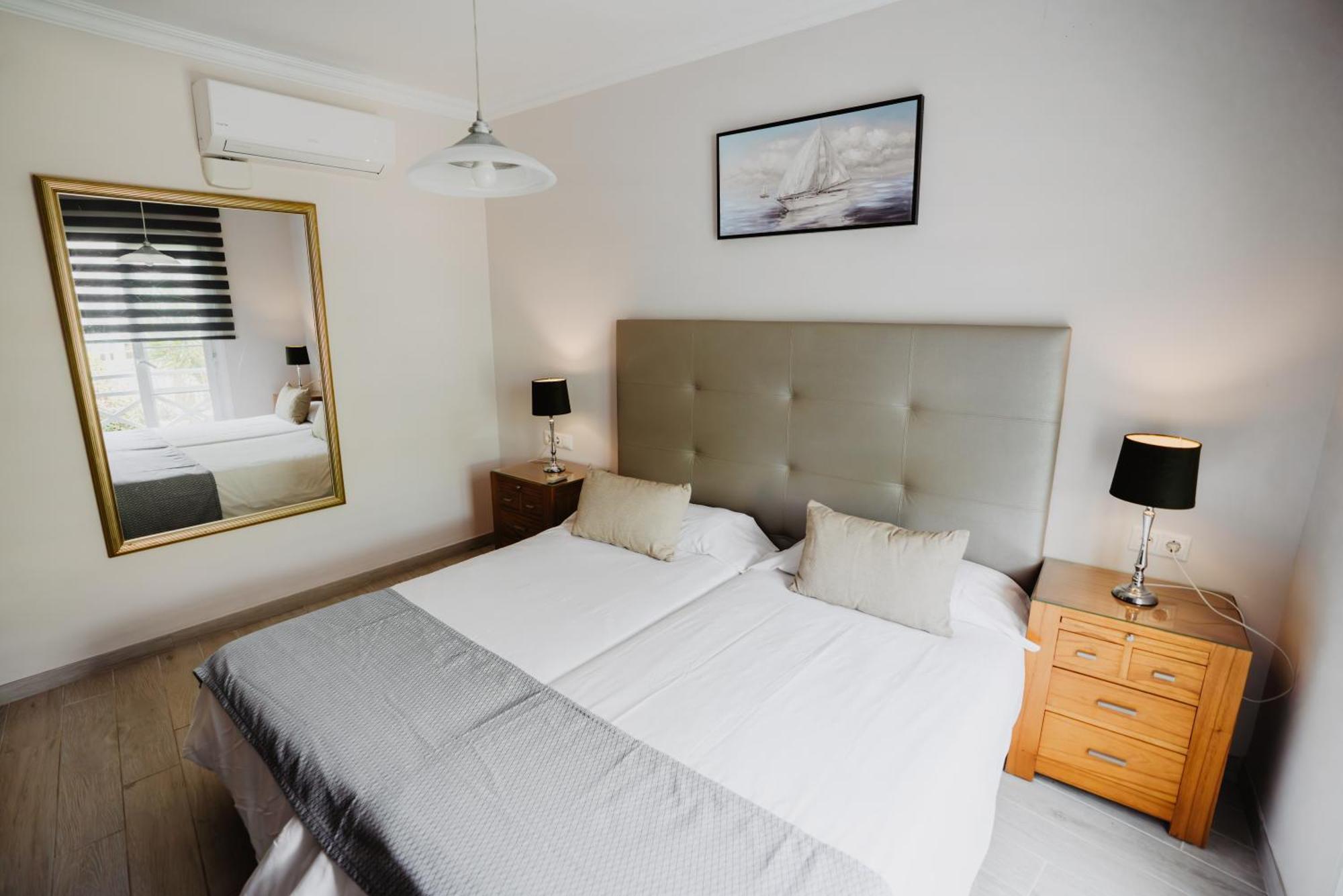 Apartament z 1 sypialnią i widokiem na basen