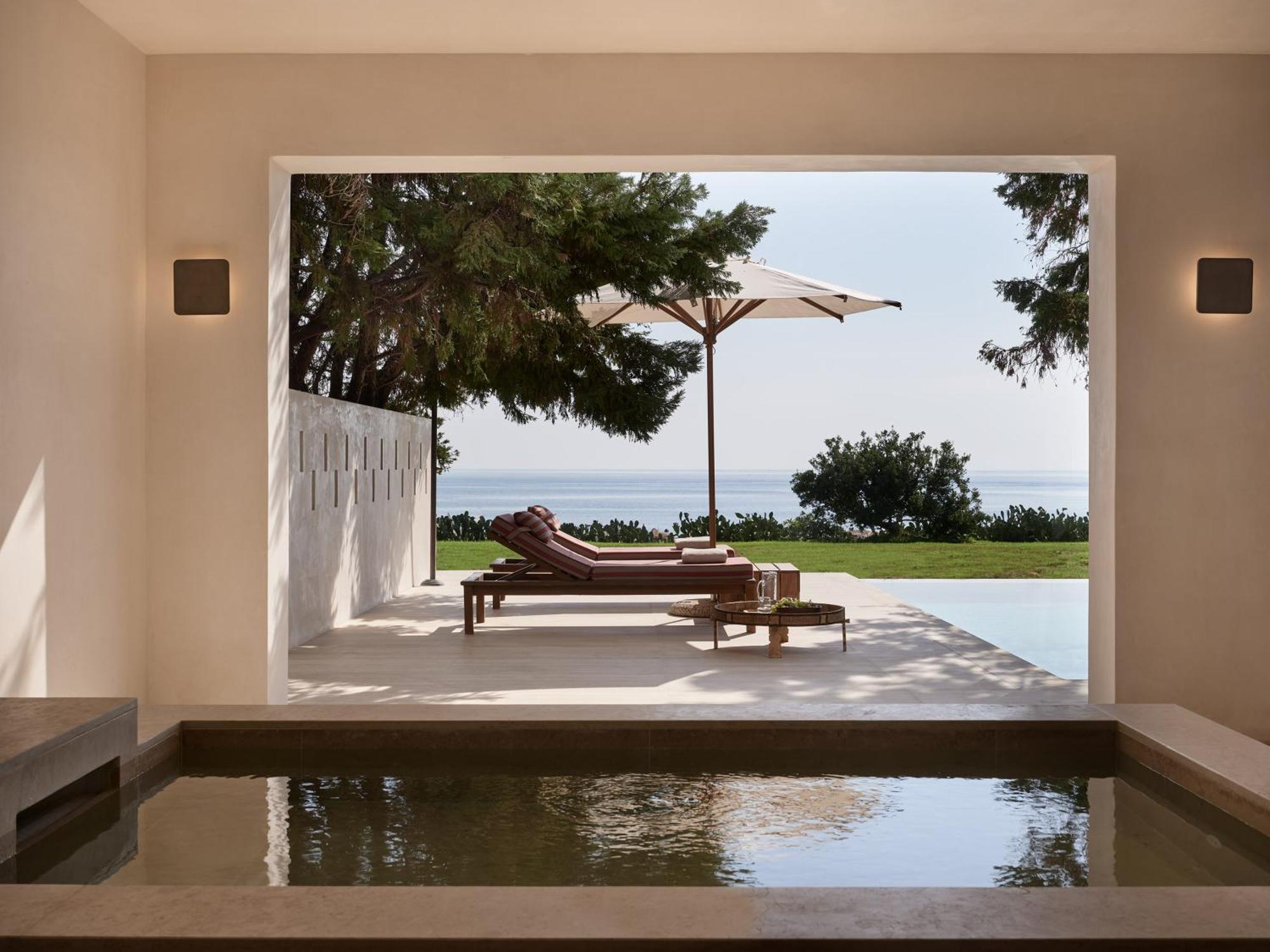 Bungalow Suite Beach Front Private Pool