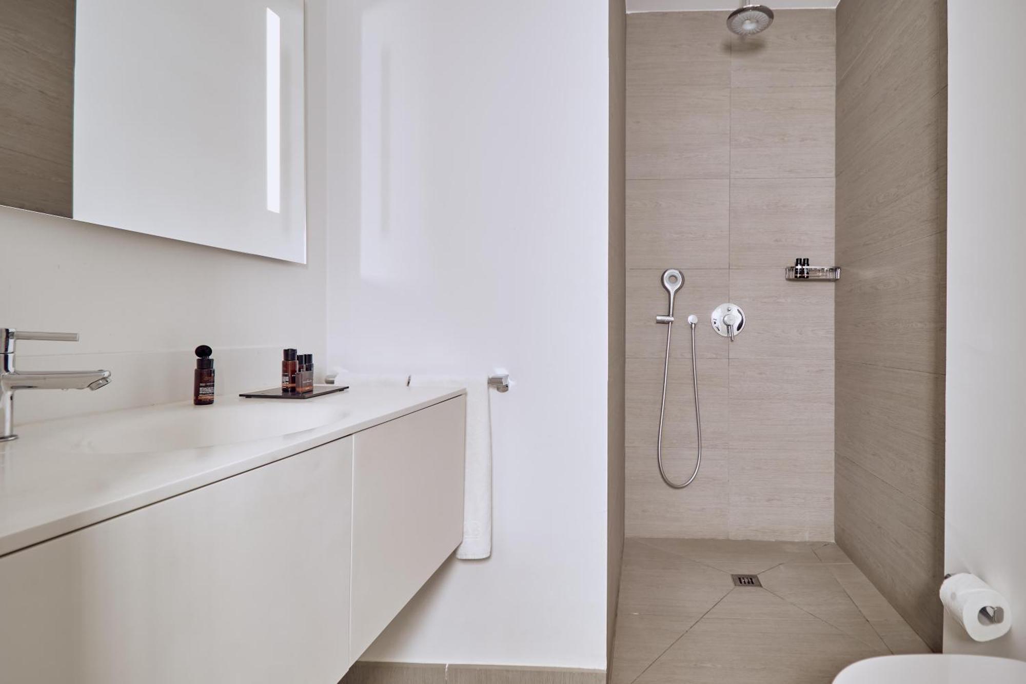 Apartament typu Divinity Rio Suite z 1 sypialnią, prywatnym basenem i widokiem na morze