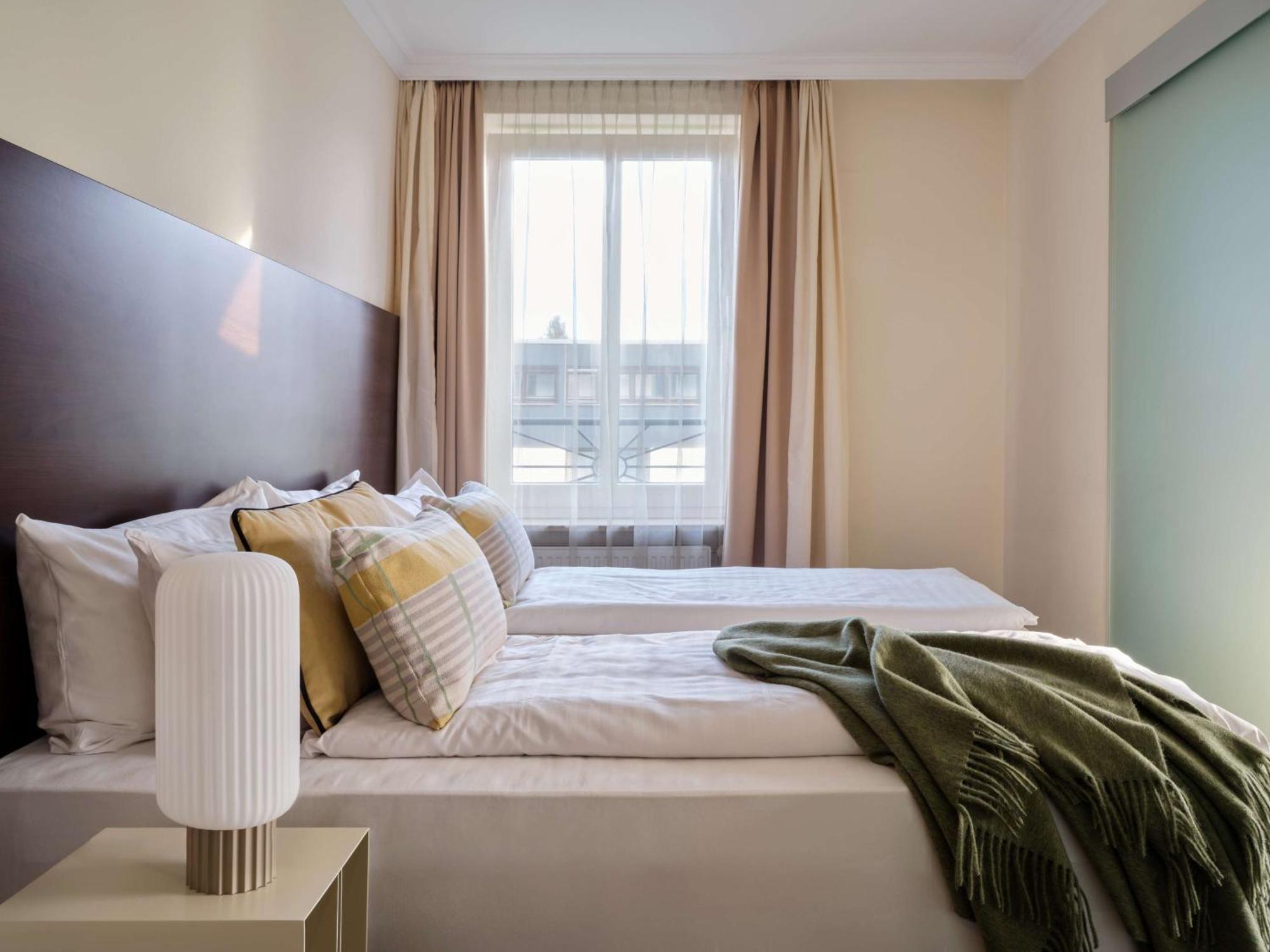 Signature Suite,1611054737:JPEG