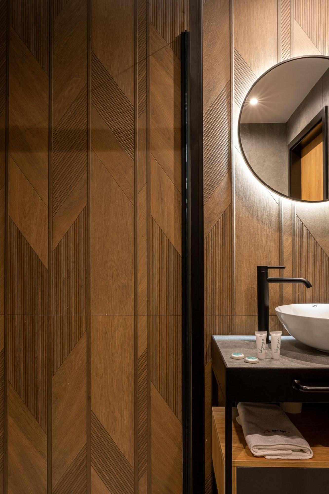 One bedroom Suite Apartment with bath,1611068751:JPEG
