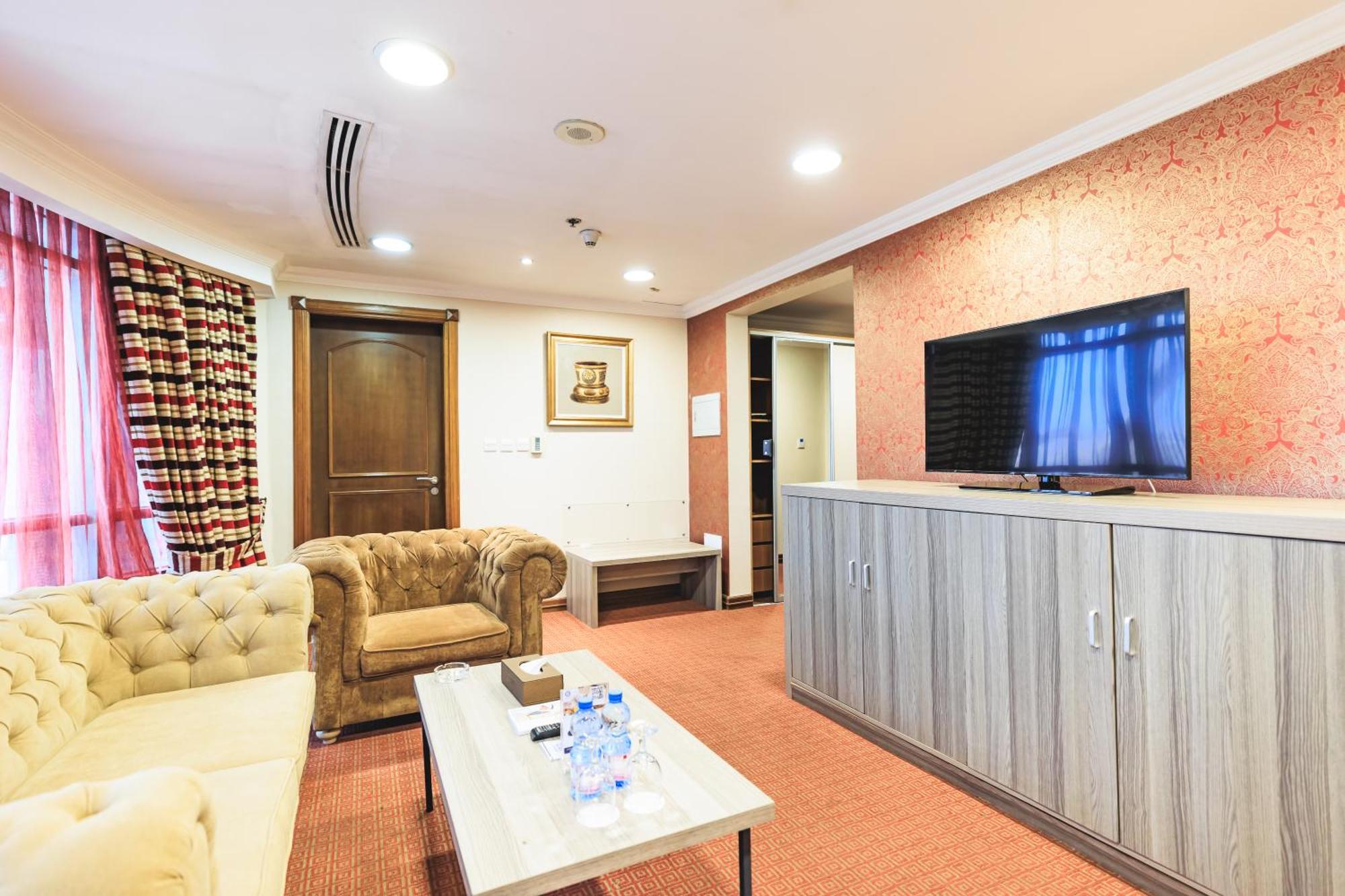 Diplomatic suite