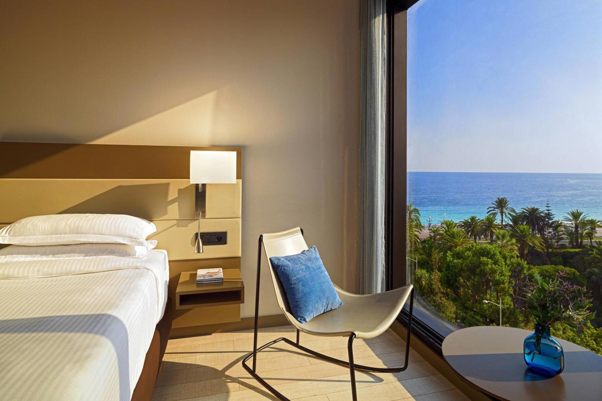 Deluxe Twin Room Partial Sea View