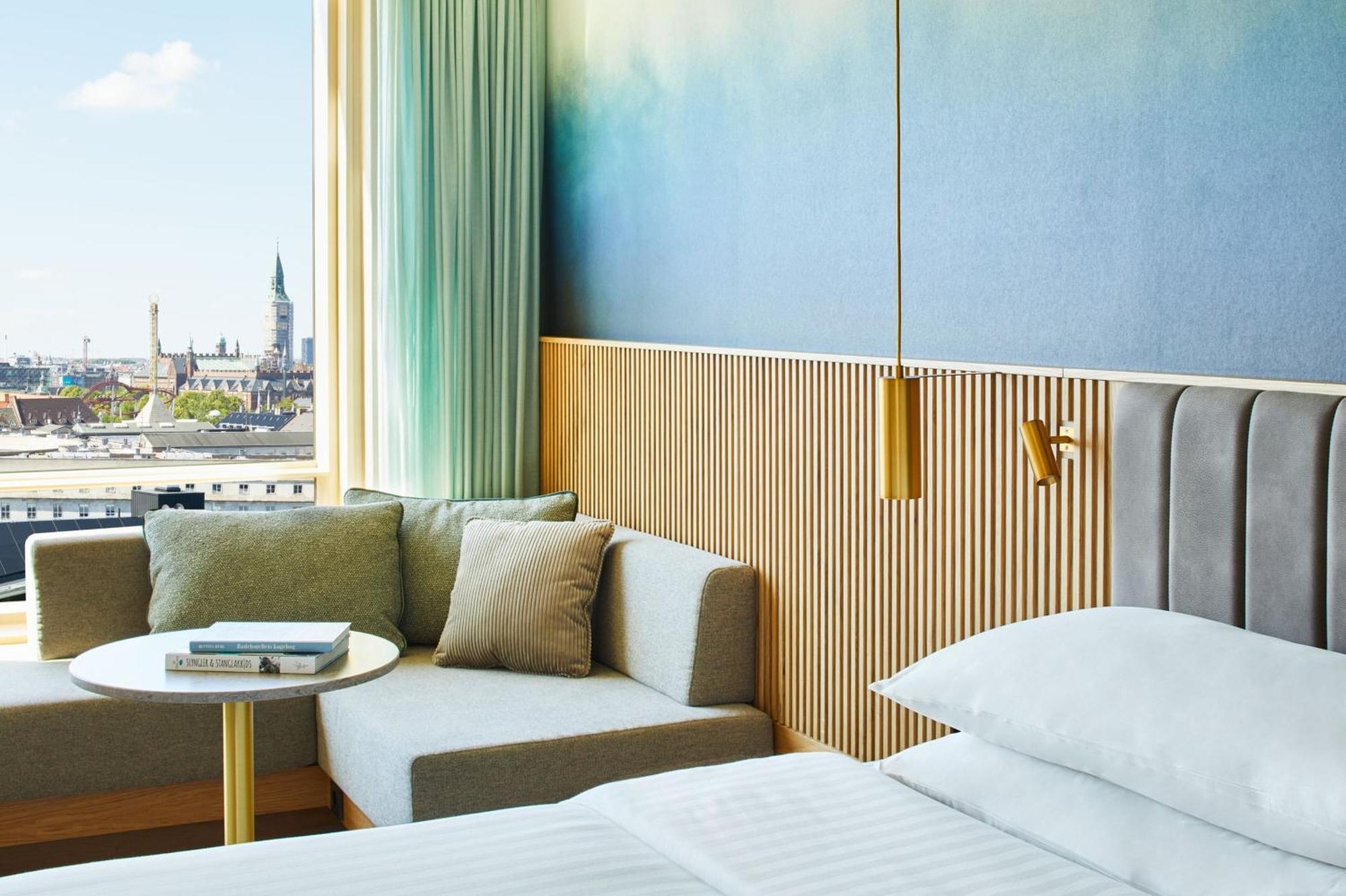Executive Room 1 King City view