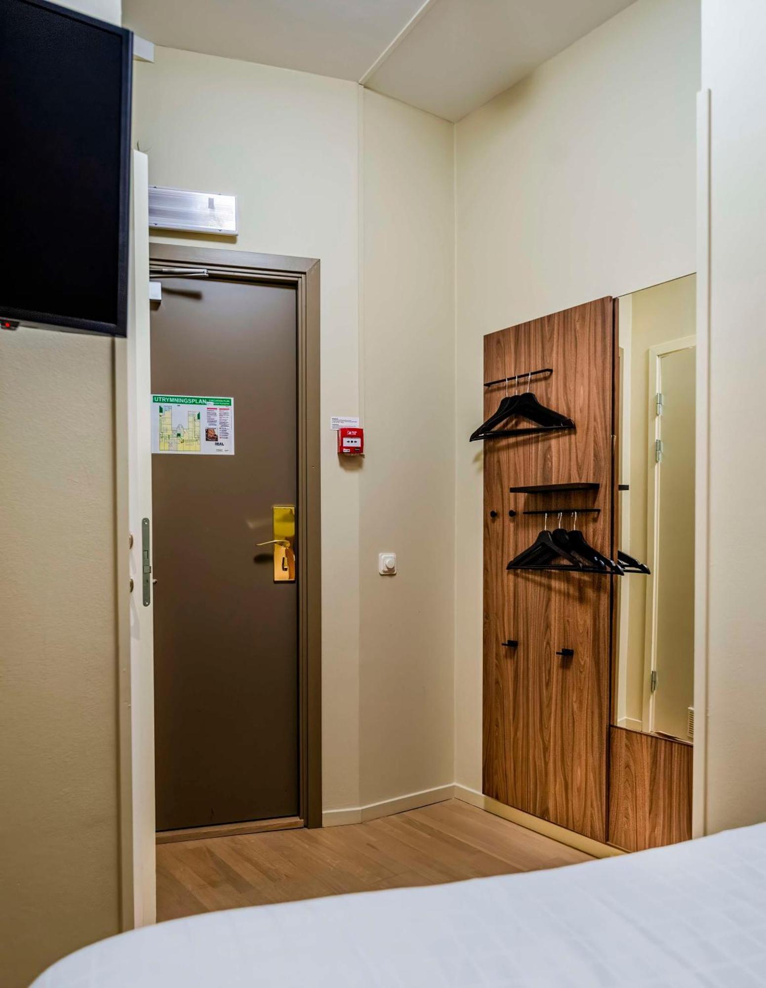 Single Room No Window