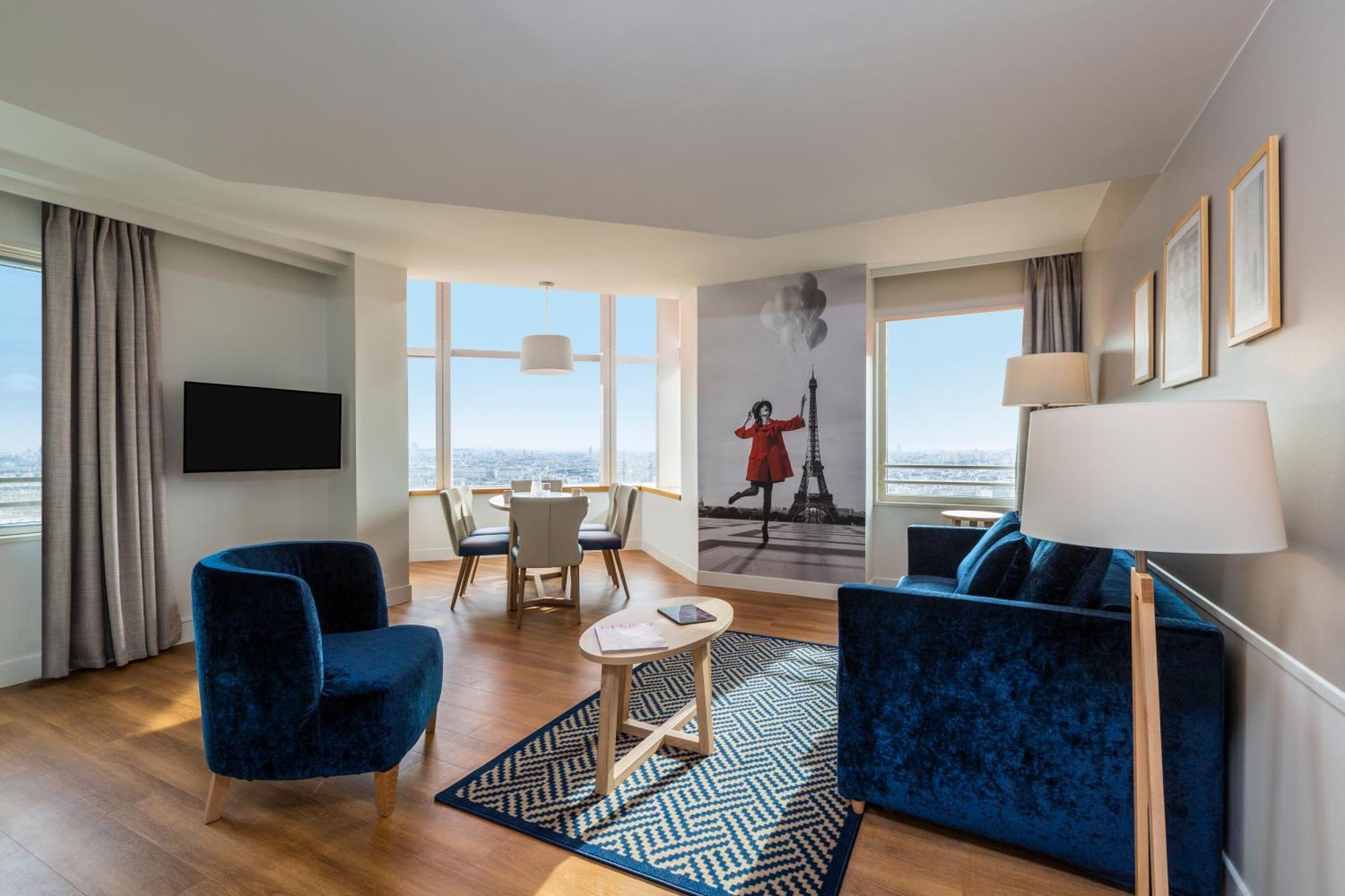 One-Bedroom Apartment View on Eiffel Tower