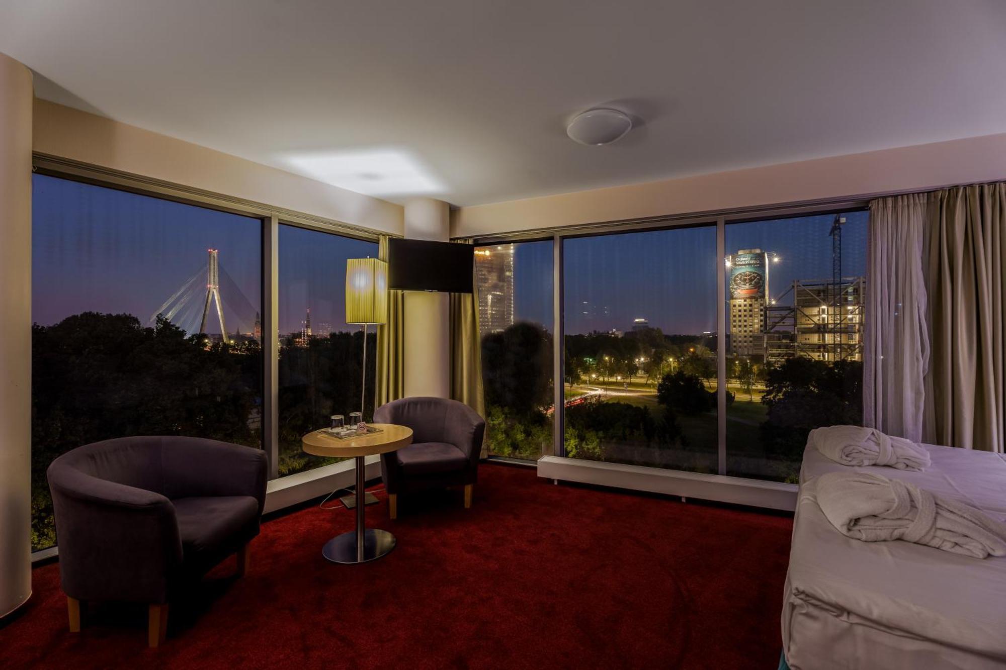 Deluxe Double Room Gym Access