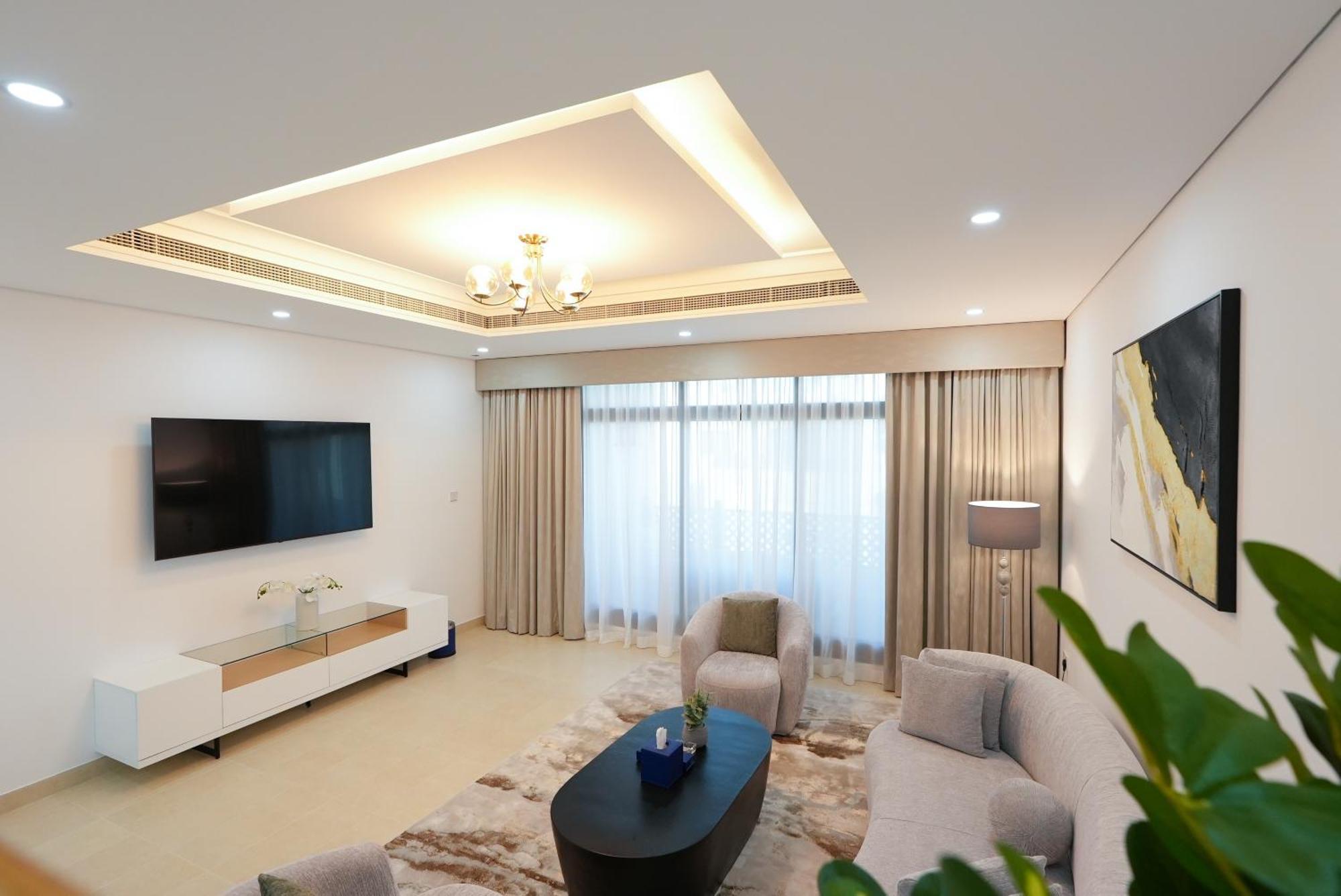 Majestic Private Pool Five Bedroom Suite on F&B Heart of Kite Beach