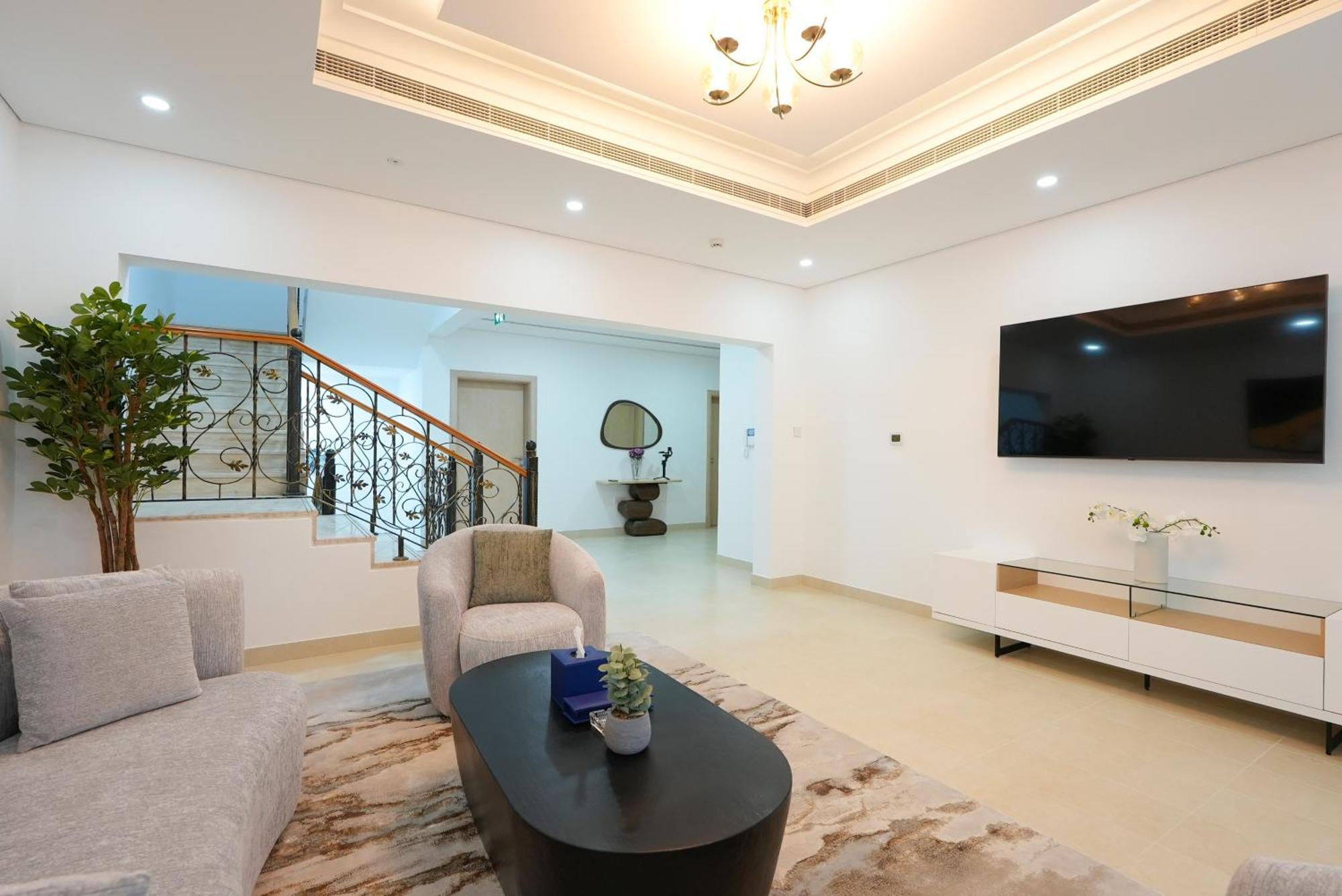 Majestic Private Pool Five Bedroom Suite on F&B Heart of Kite Beach