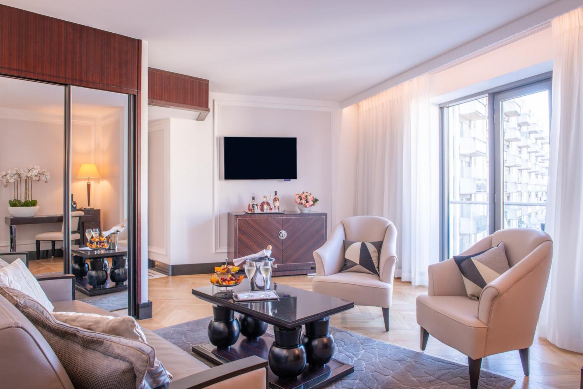 Deluxe Suite