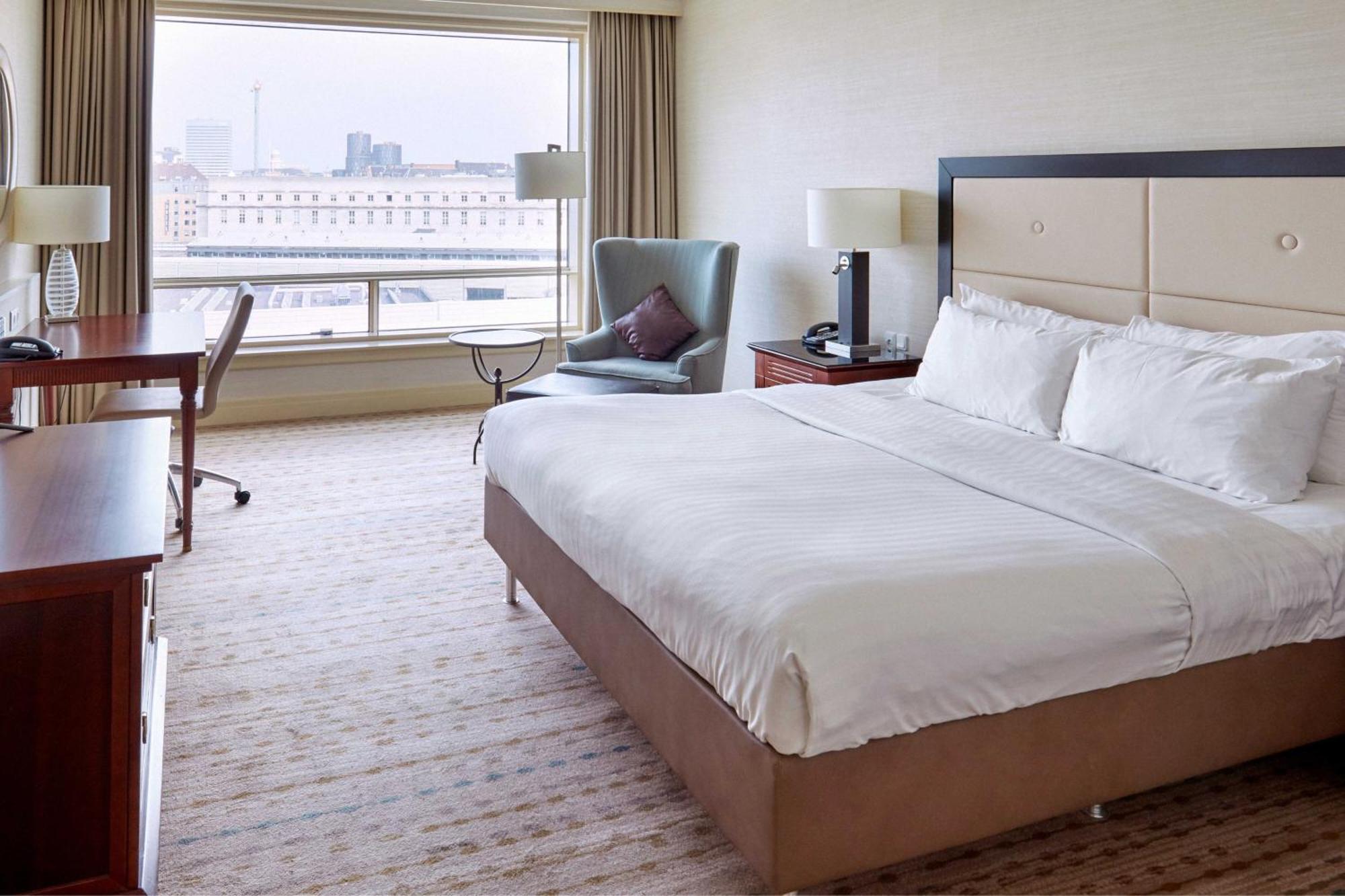 Executive Room 1 King City view