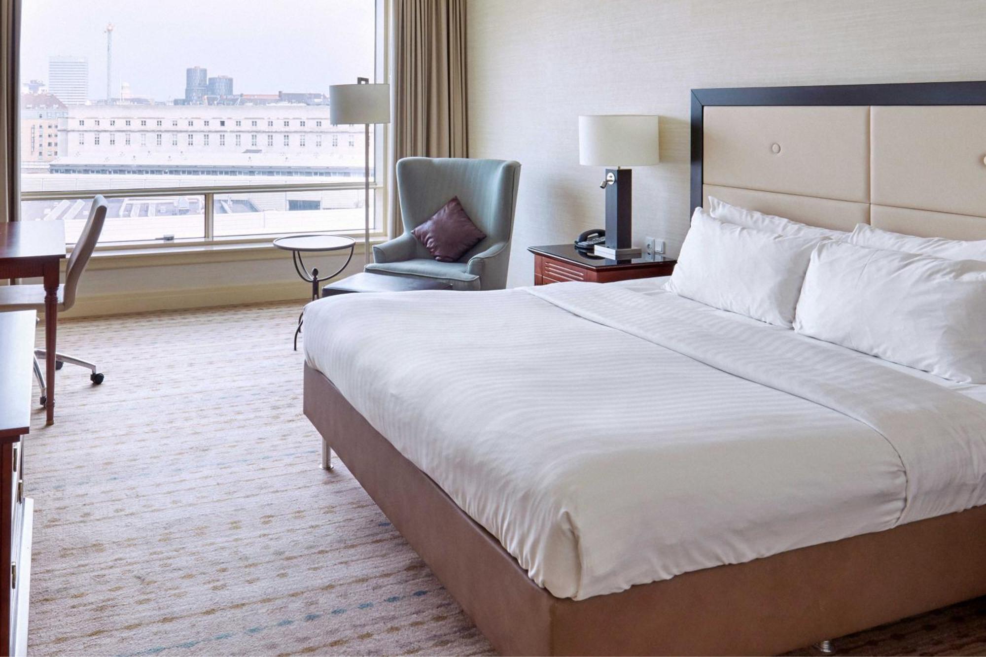 Executive Room 1 King City view