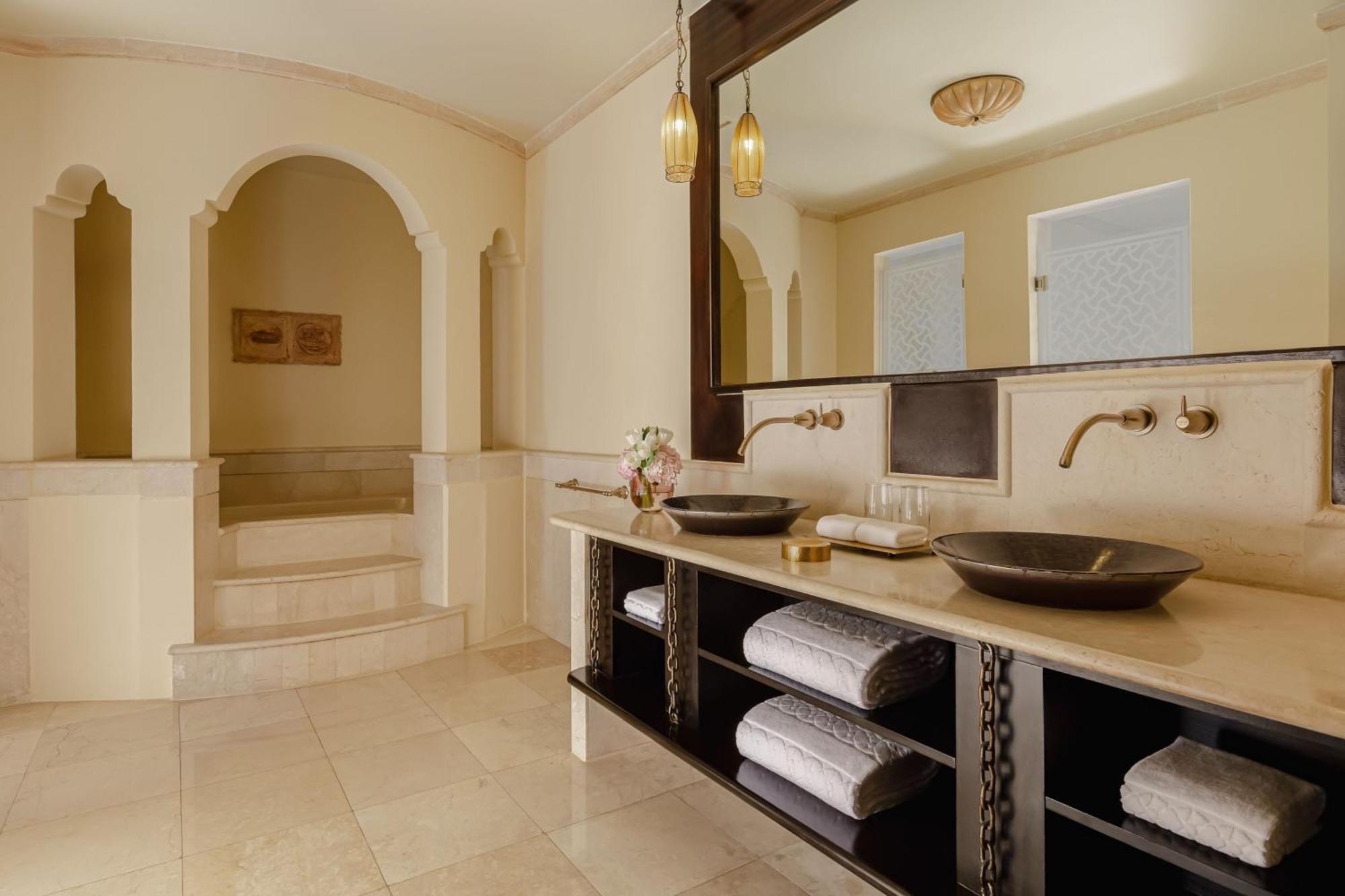 Two Bedroom Suite 2 Bedroom Suite