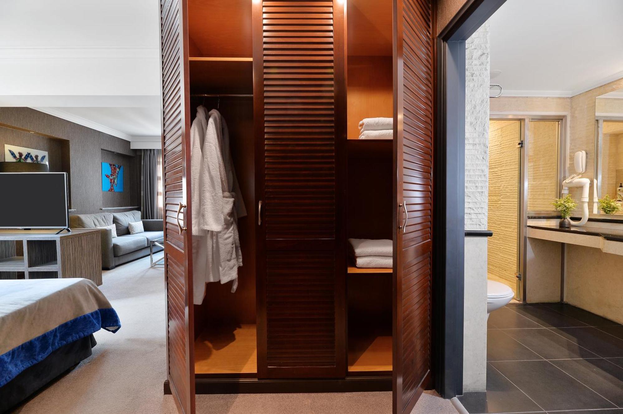 Executive Suite