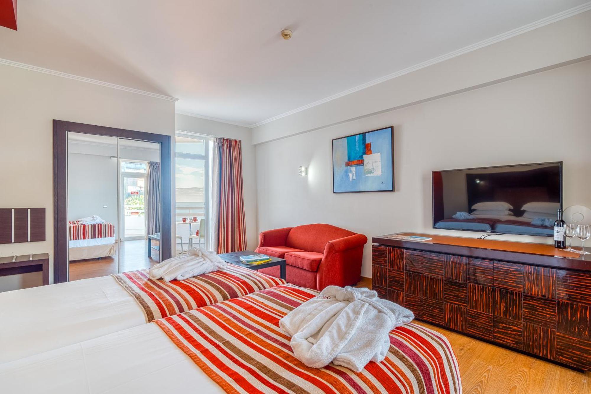 Deluxe Double or Twin Room Sea View
