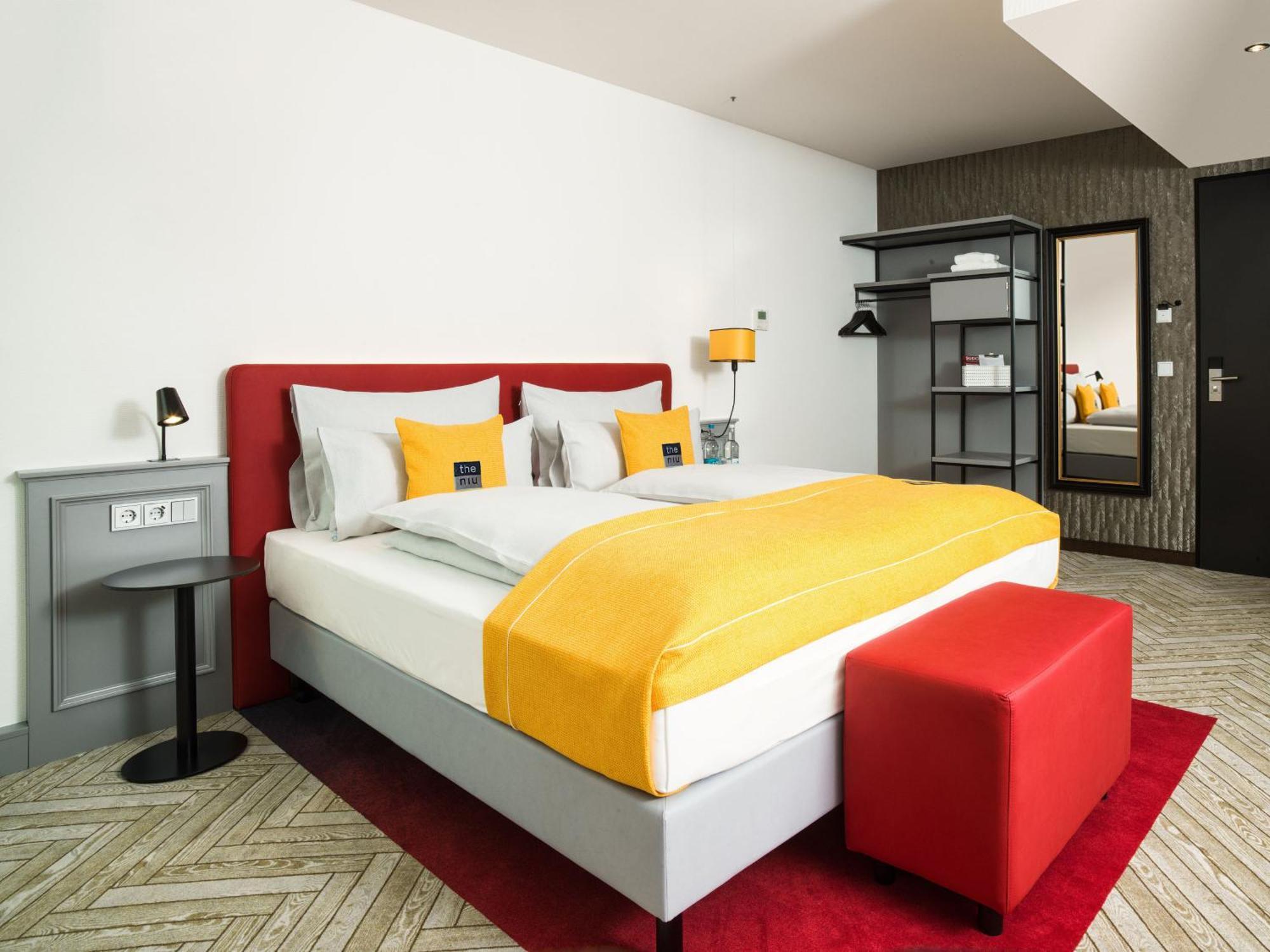 Standard Queen Room - Accessible,1619213115:JPEG