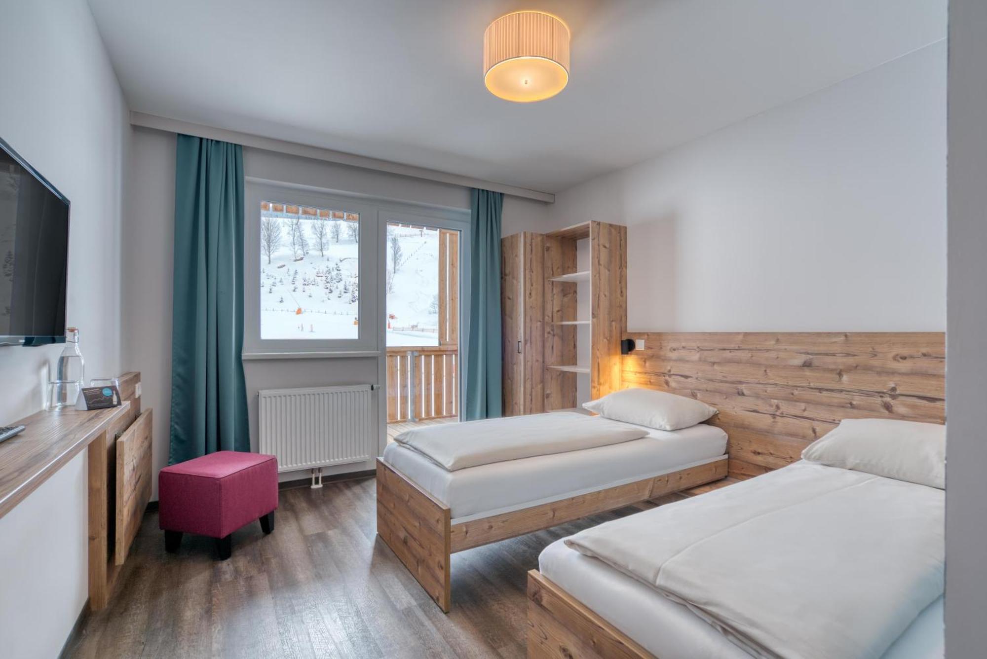 Double or Twin Room Mountain View Balcony